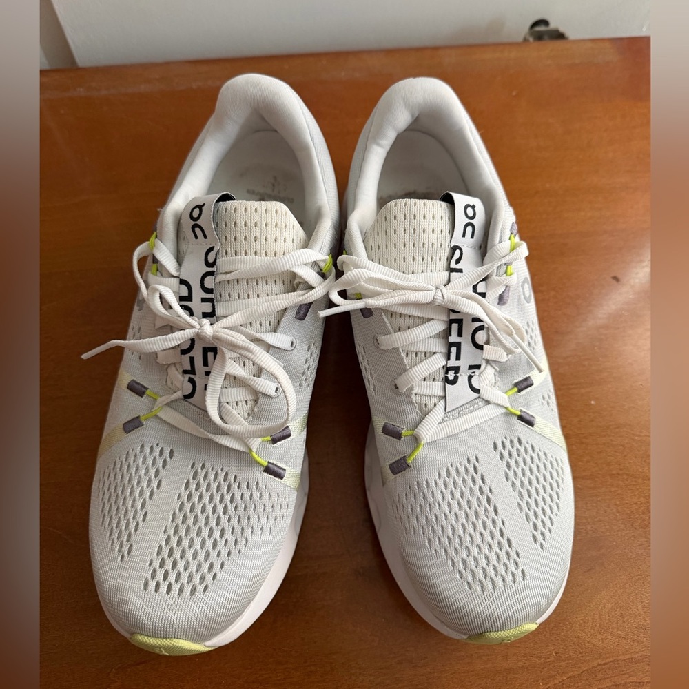On Running Women's Sneakers White with Light Yellow Accents - Picture 4 of 12